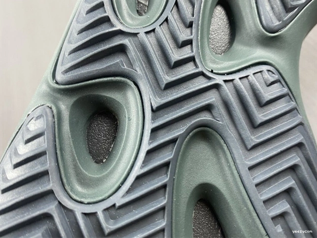 700 Boost Yeezy V3 GY4109 Adidas Copfade 0712